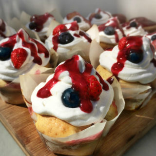 Strawberry Blueberry Cupcake - Anna Can Do It! * The Strawberry Blueberry Cupcake is the most divine, richest and most flavorful cupcakes I've ever made! It's seasonal, pure spring savor with blueberries and home grown strawberries, topped with whipped cream and strawberry blueberry sauce!